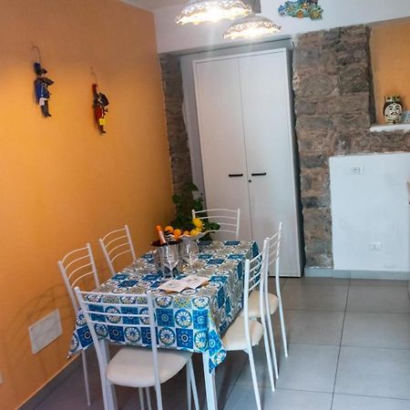 La Zagara Apartment Aci Castello Luaran gambar