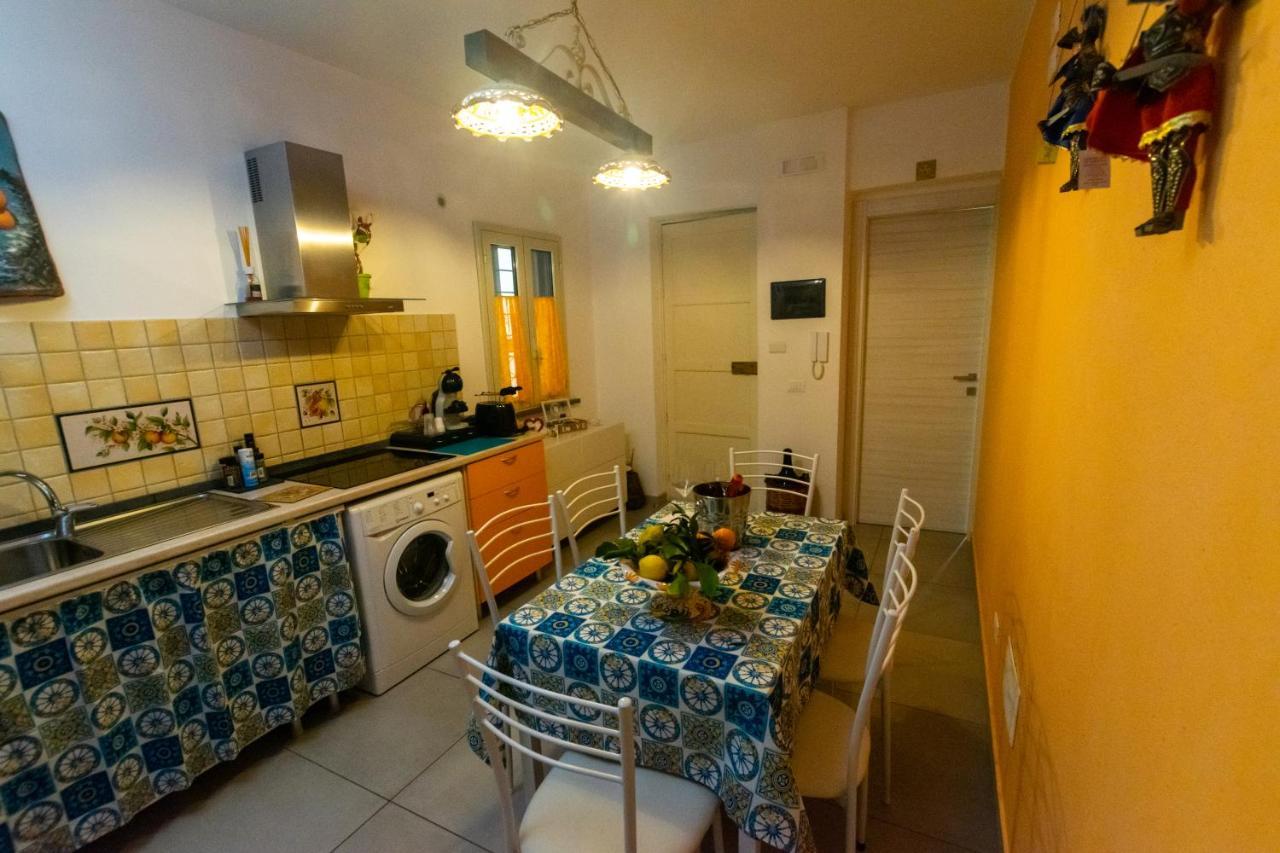 La Zagara Apartment Aci Castello Luaran gambar