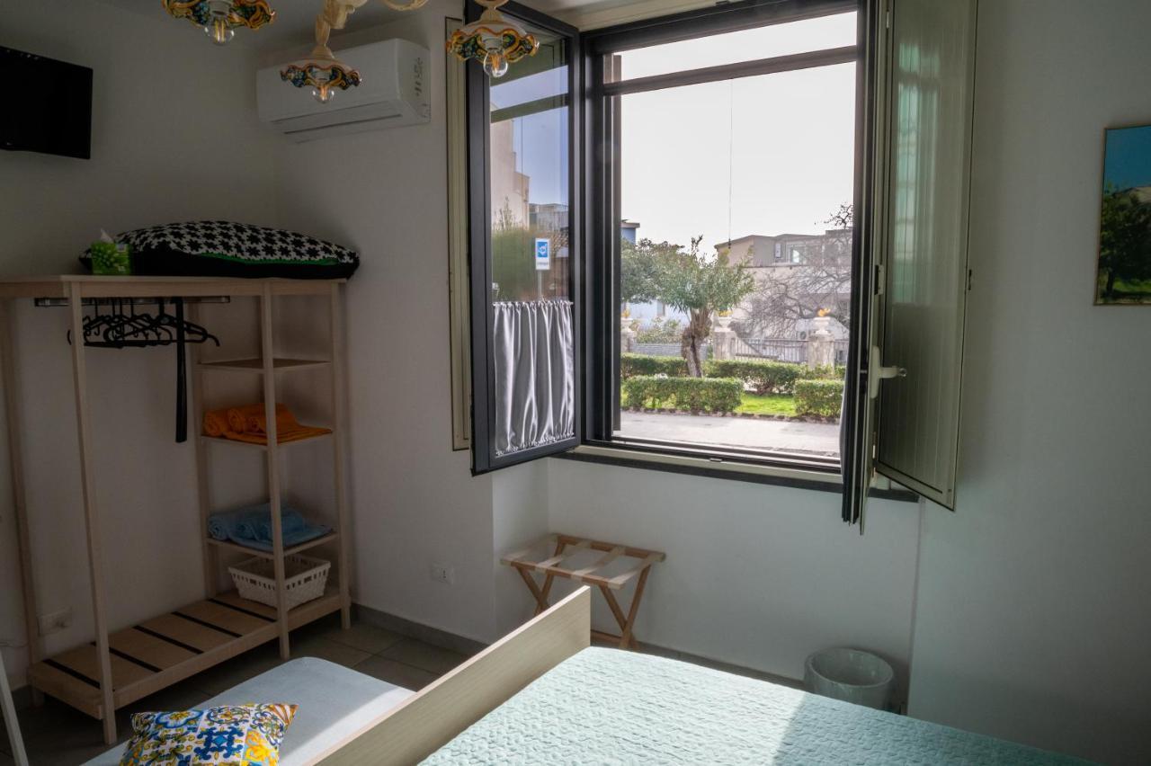 La Zagara Apartment Aci Castello Luaran gambar