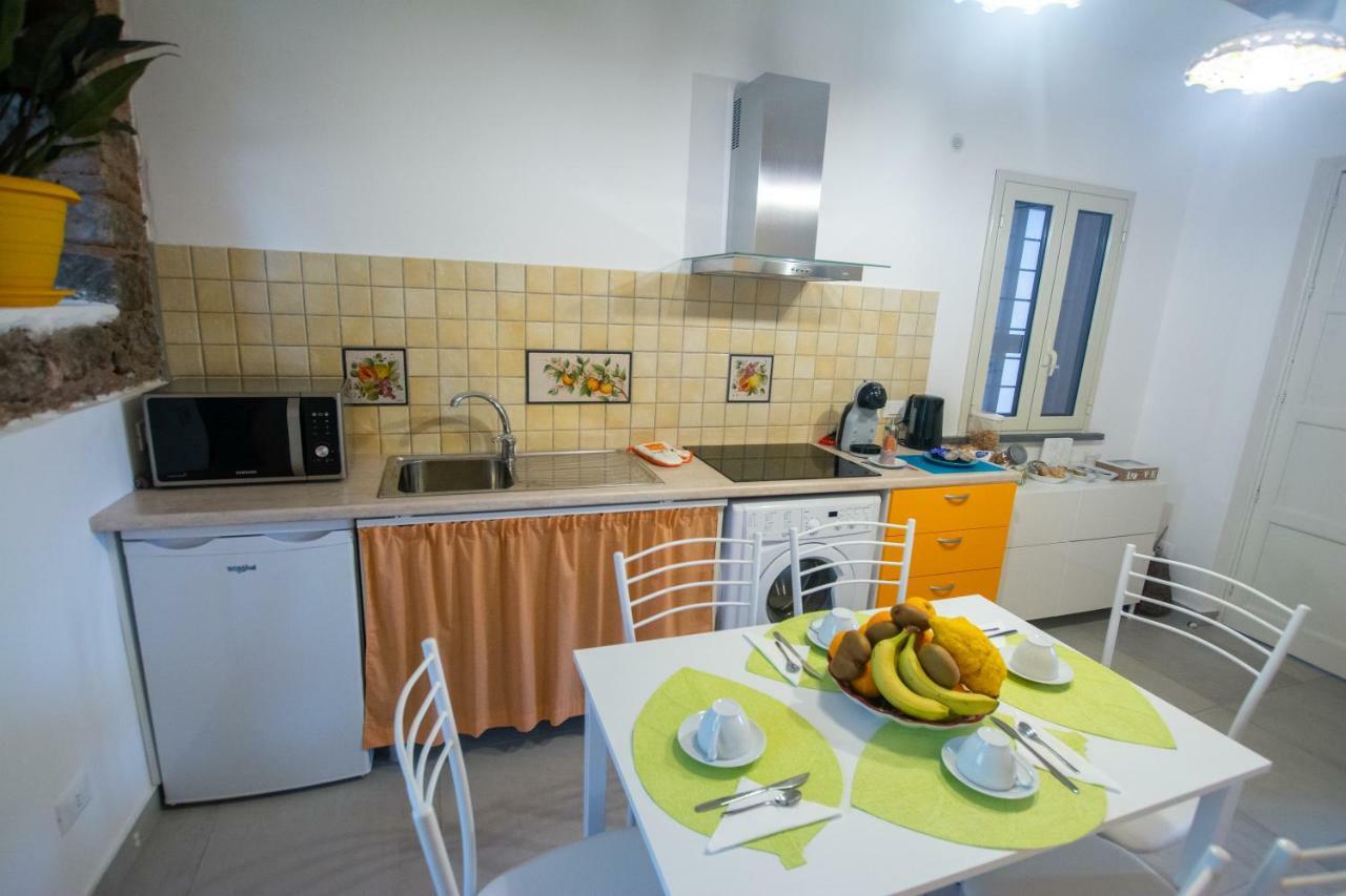 La Zagara Apartment Aci Castello Luaran gambar